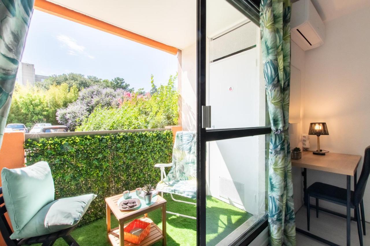 Les Flamants Roses - Studio Avec Balcon Appartement Nîmes Buitenkant foto